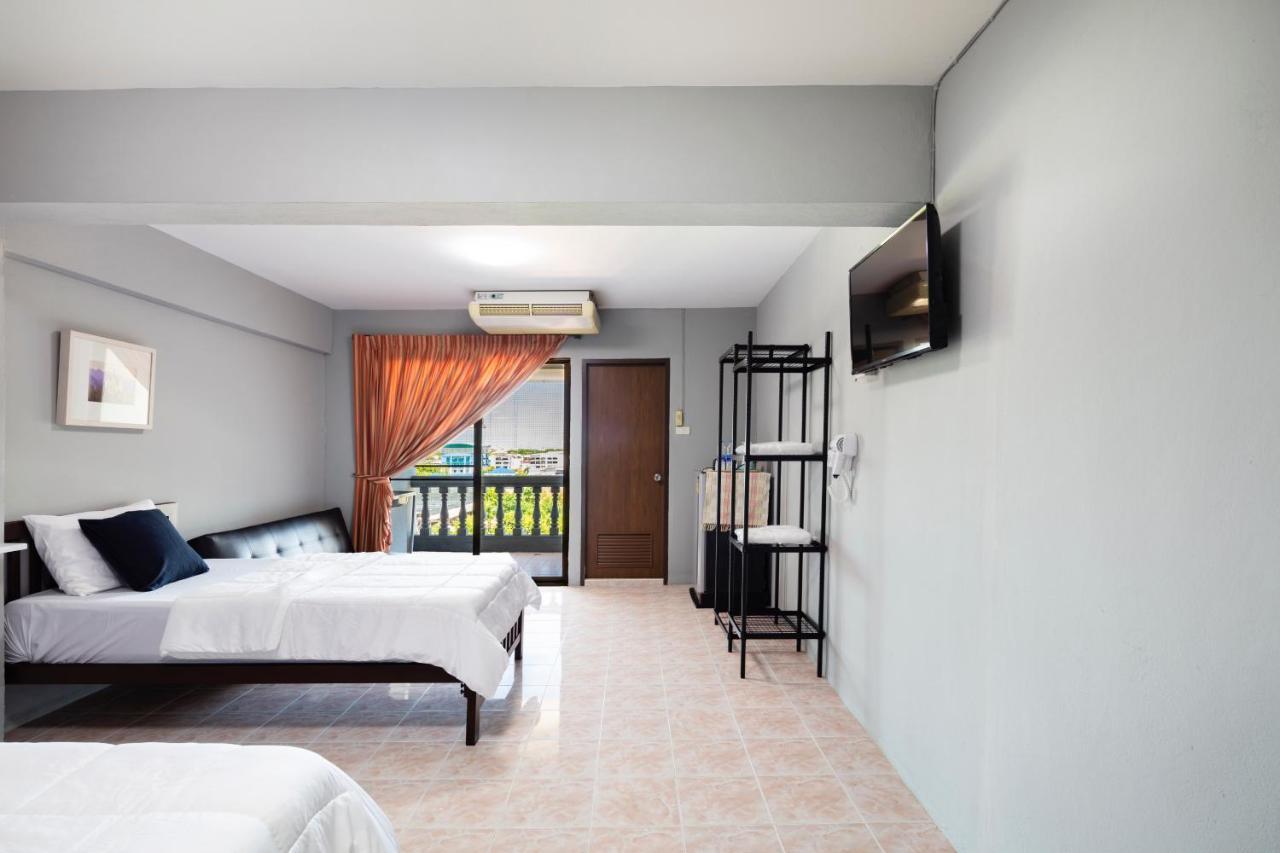Penyos Suite Bangkok Exterior foto