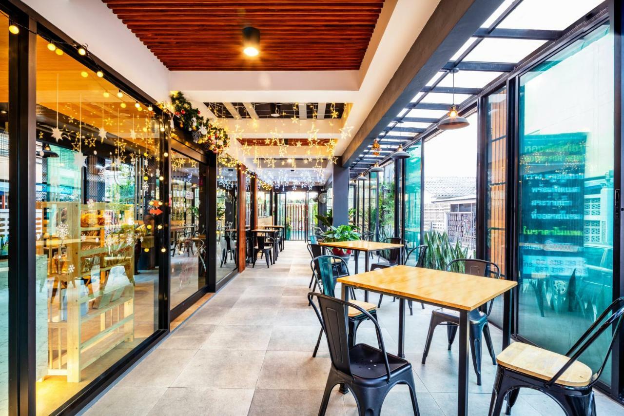 Penyos Suite Bangkok Exterior foto
